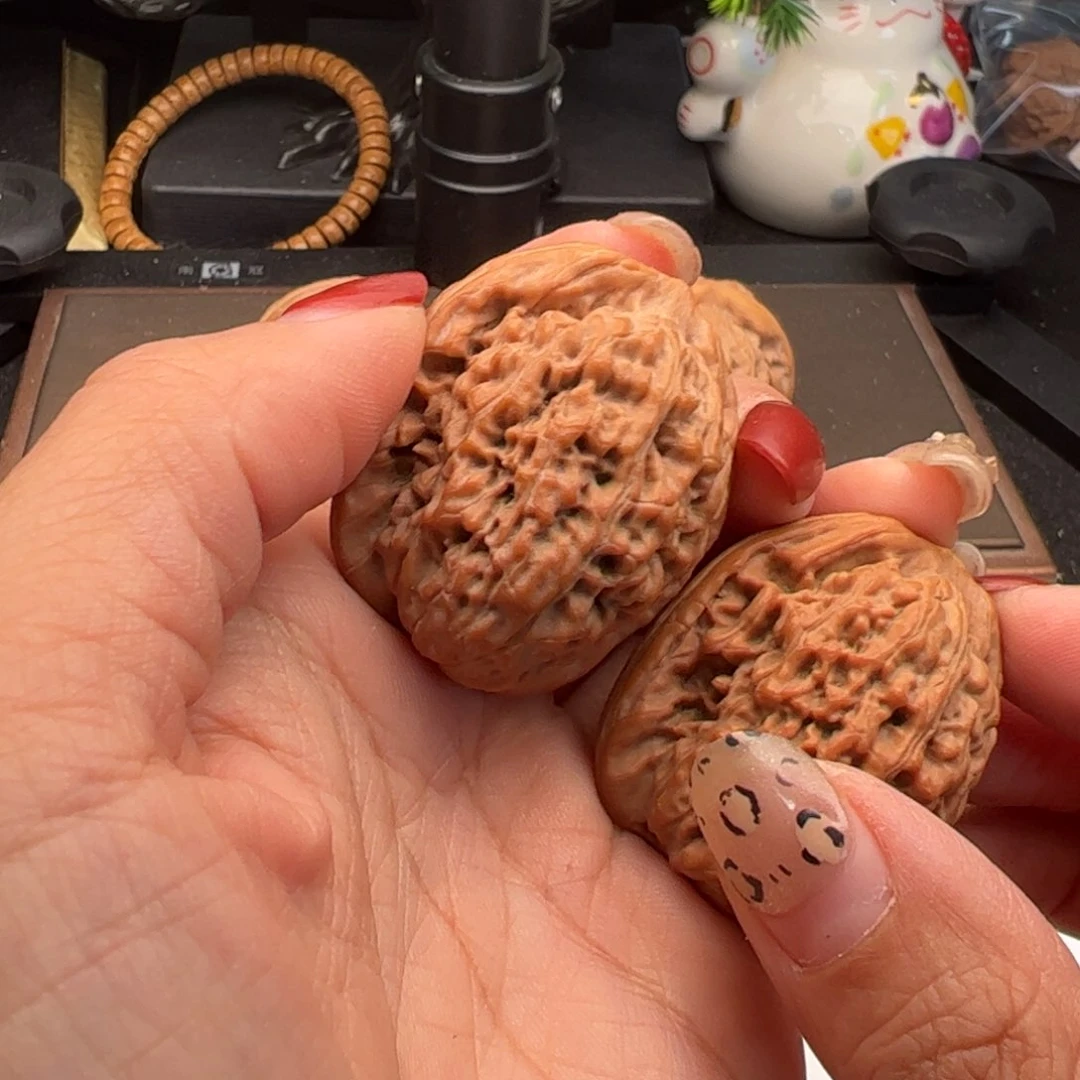 文玩核桃吊坠滢莲花35