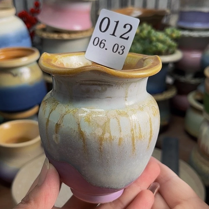 摆件景德镇陶瓷手工制作口5.5高9.5左右