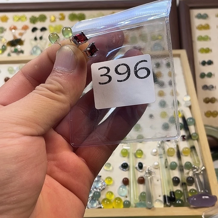 合金蛇纹石玉耳钉