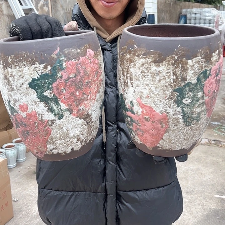 红陶油画两个口径16高度23