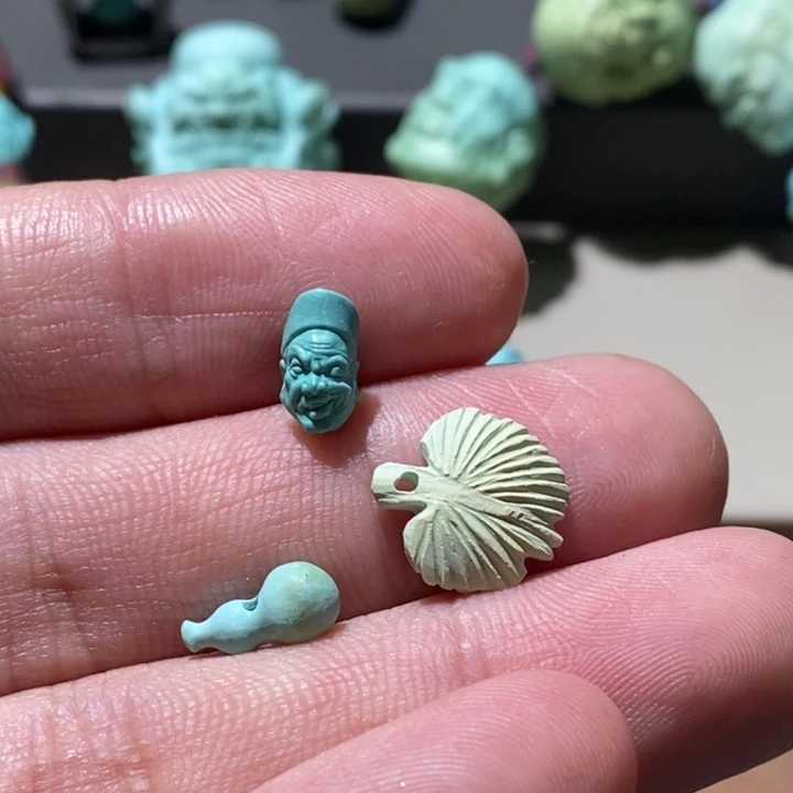 绿松石未镶嵌颈饰