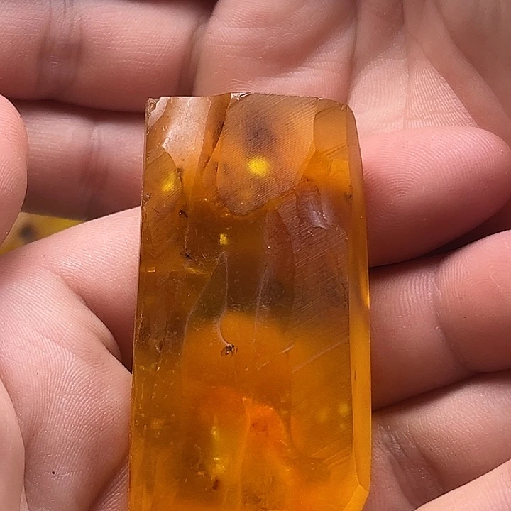 讲***师定制琥珀未镶嵌纯天然蜜蜡吊坠