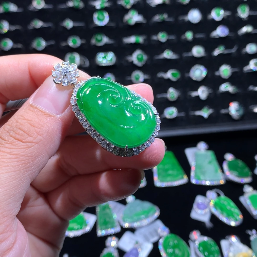 翡翠银S925镶嵌颈饰翡翠