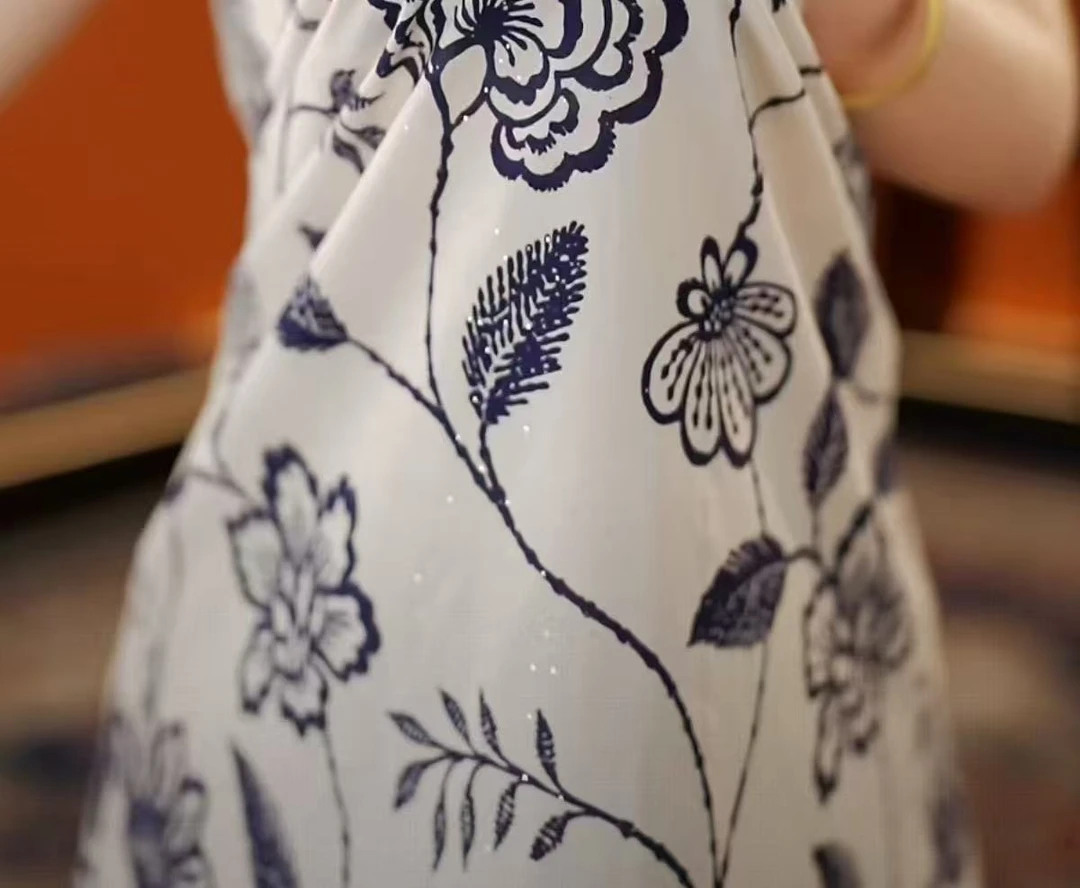 杭州原版正品2025年新款气质高级时尚洋气百搭青花素影连衣裙女