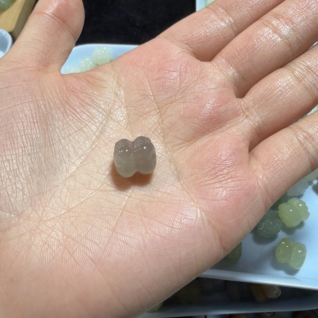 和田玉未镶嵌颈饰买断不退不换