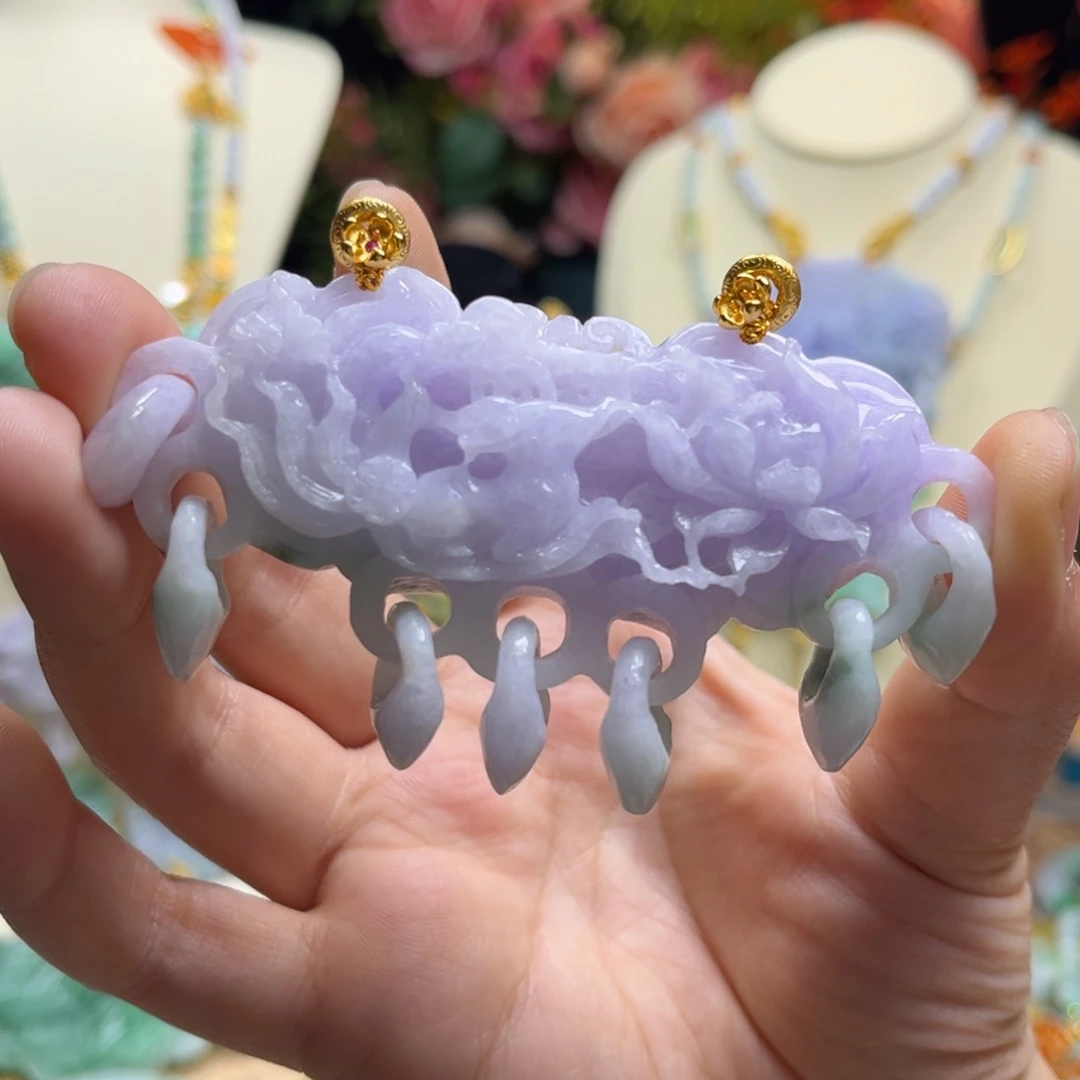 翡翠颈饰未镶嵌九尾