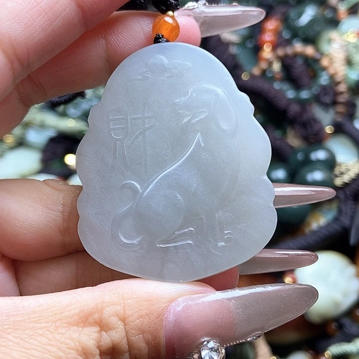 和田玉颈饰足铂镶嵌