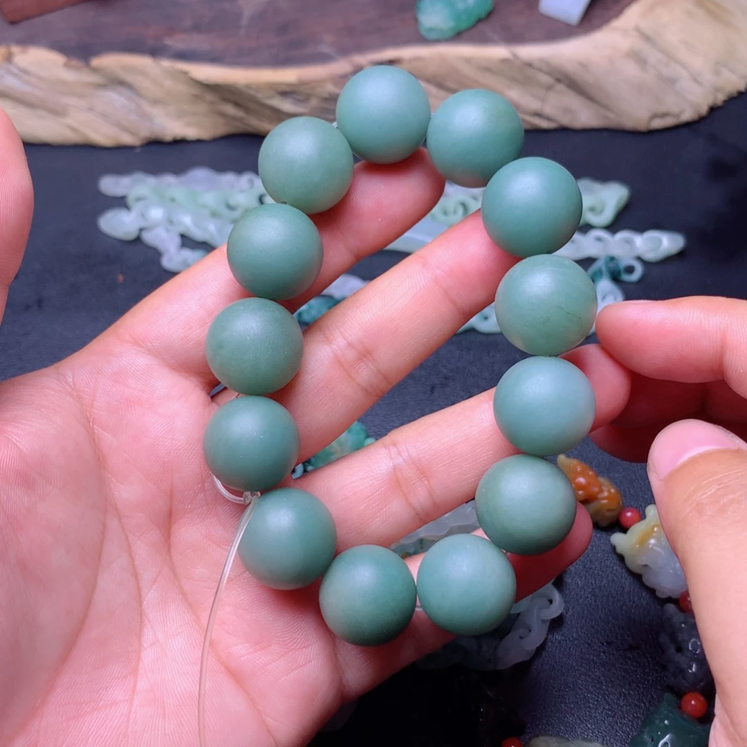 定制翡翠未镶嵌手串