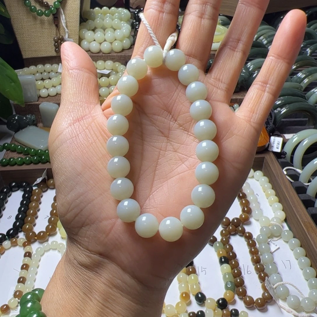 ：***雨和田玉未镶嵌手链