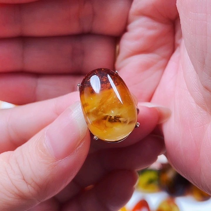 琥珀银S925镶嵌戒指?**嫣戒指