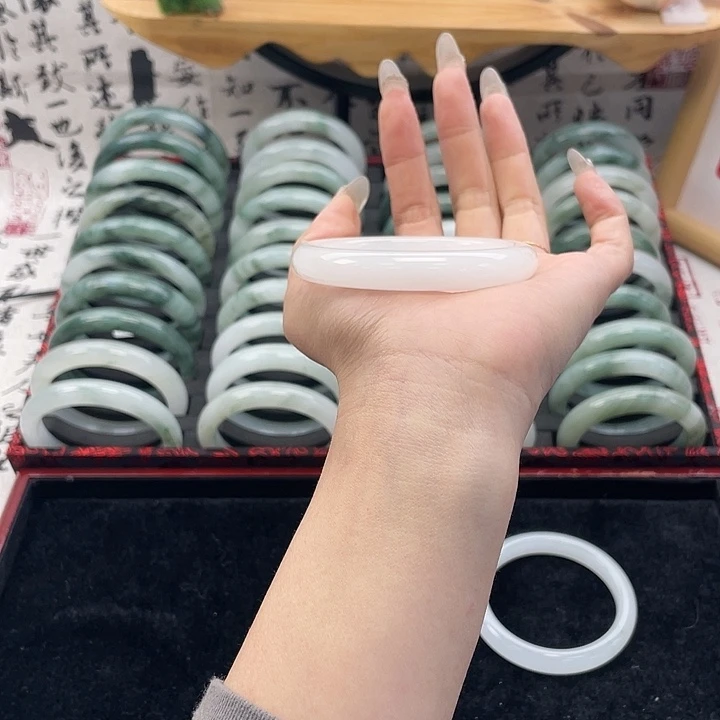 石英质玉未镶嵌手镯2177