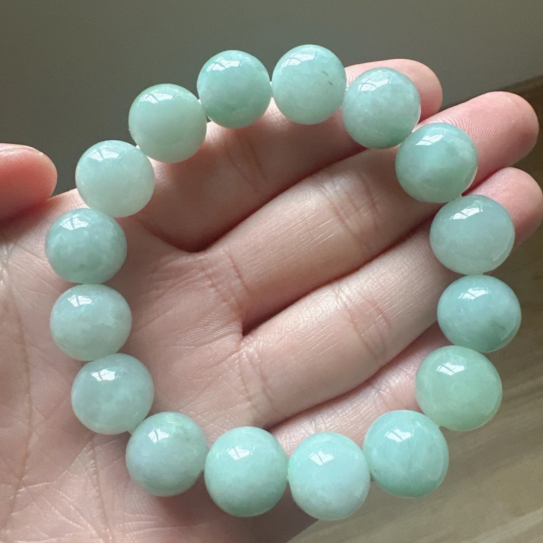 天然缅甸翡翠A货  珠子手串  底子细腻珠子大小12.7mm