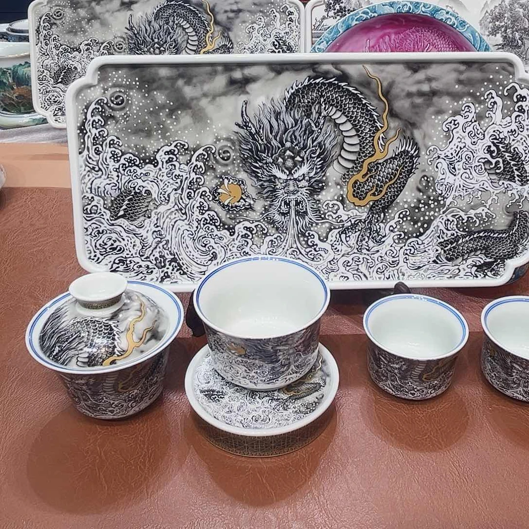 摆件景德镇陶瓷研究所工作的