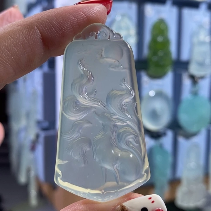 岫玉未镶嵌颈饰吊坠