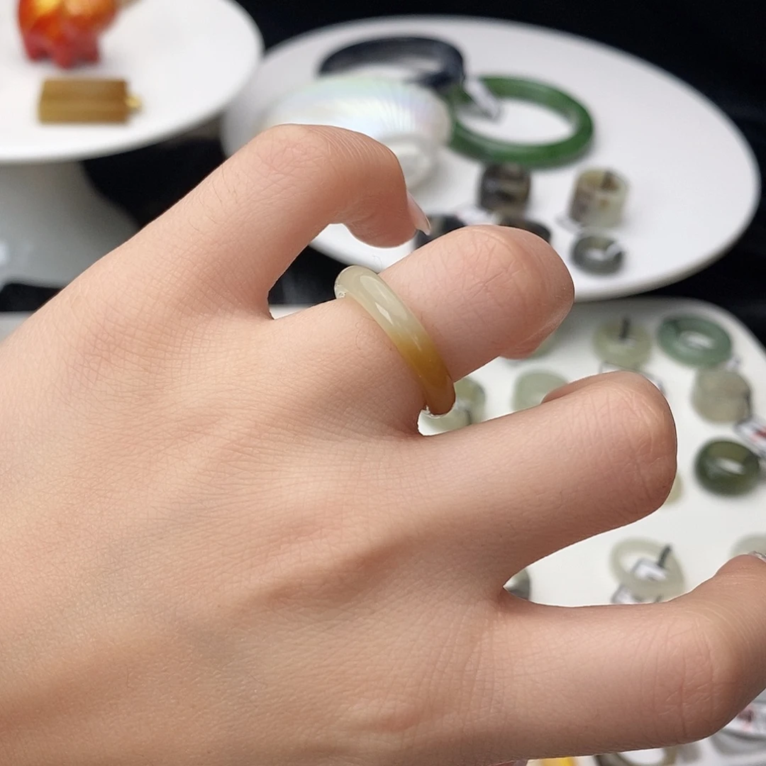 幸***生和田玉（糖玉）未镶嵌戒指m52半山半水16.8