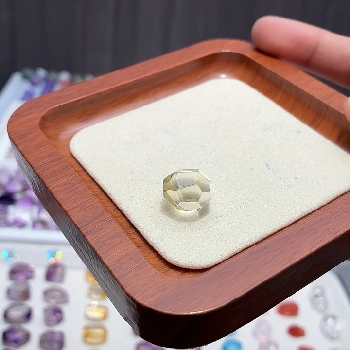 珠宝半成品未镶嵌水晶黄水随型打孔定制不退换