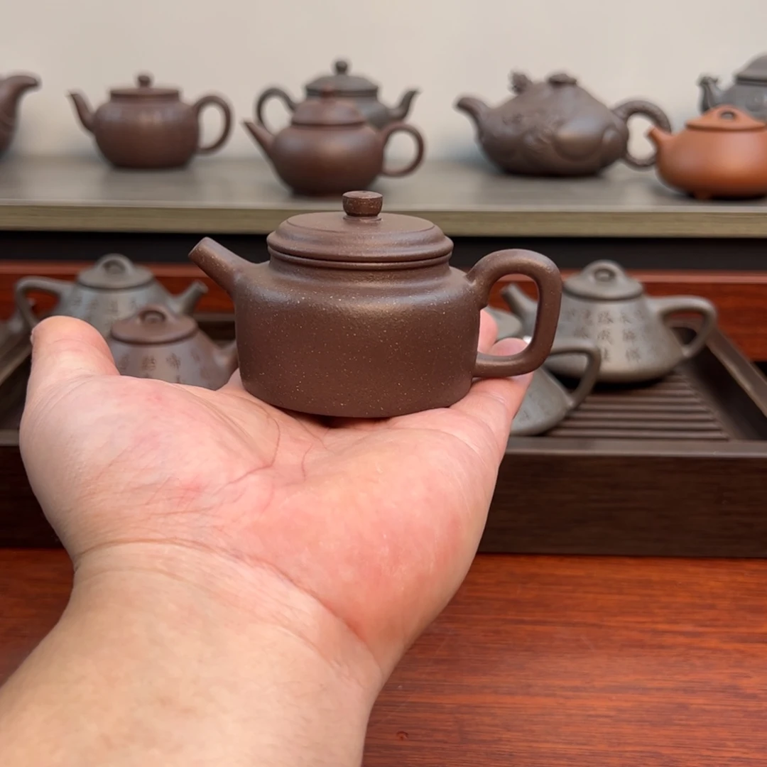 黄***茶壶紫砂德中：100cc 天青紫泥