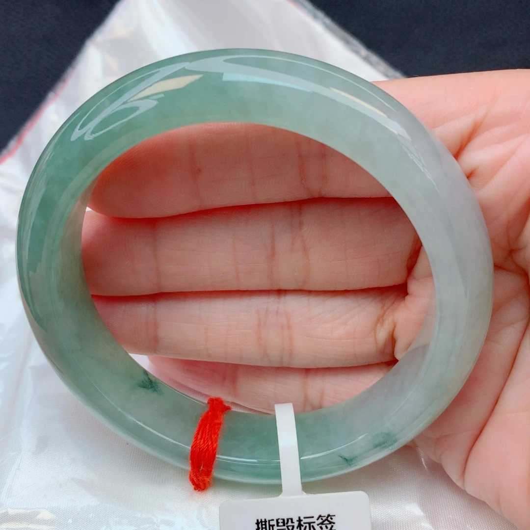 翡翠未镶嵌手镯58.5圈 冰湖水绿半山水有棉纹