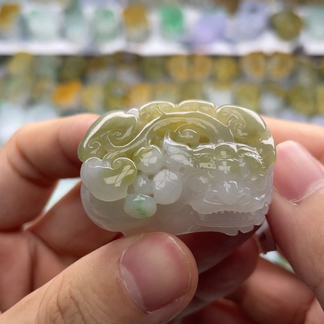 翡翠未镶嵌颈饰貔貅23