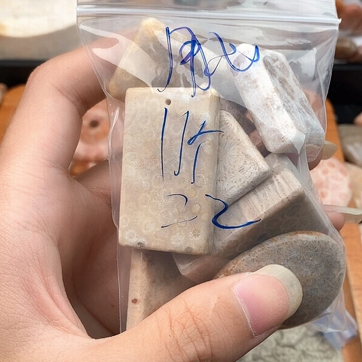 硅化玉颈饰未镶嵌用**镜