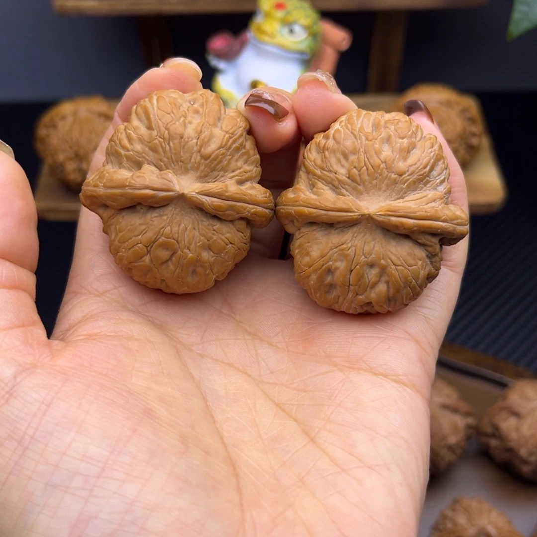 明***心文玩核桃把件元宝 43 白茬微微修