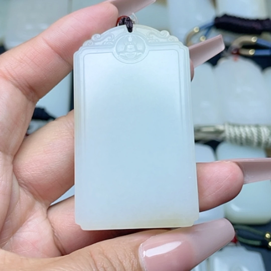 【闪购商品】颈饰未镶嵌和田玉木*
