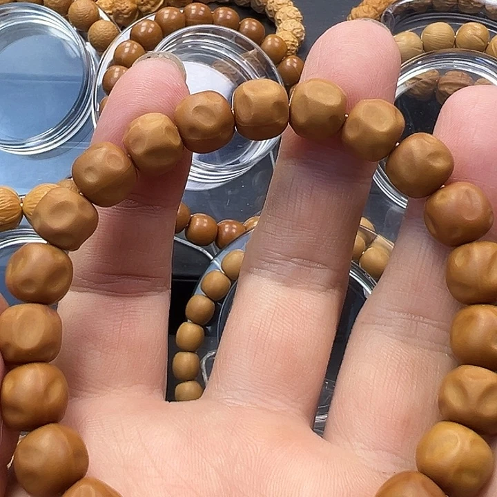 猴头核桃手串奶酪