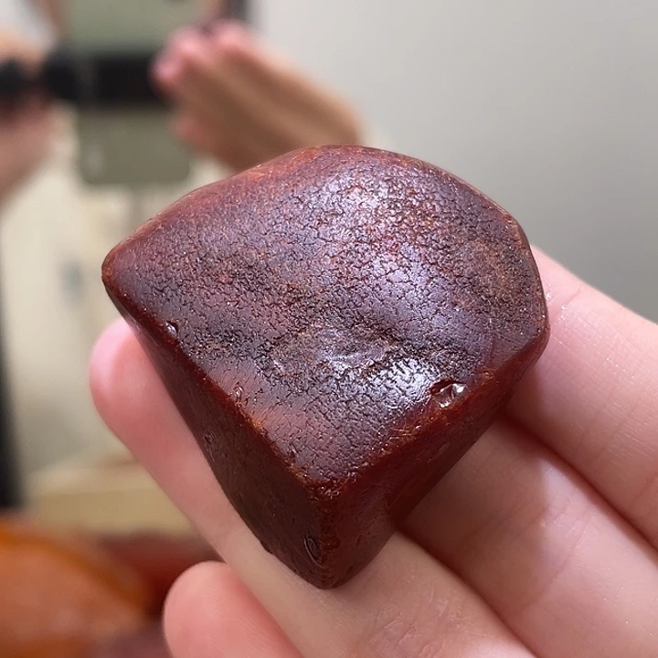 琥珀未镶嵌珠宝奇石全皮花蜡吊坠把件
