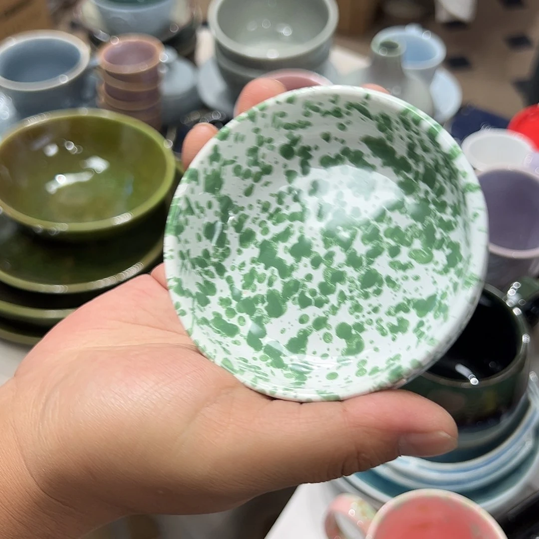 瓷片范*一个。