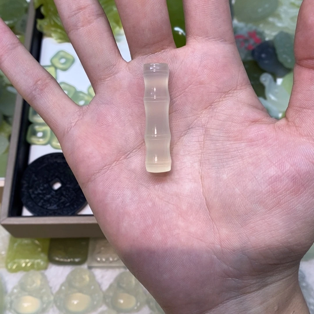 岫玉未镶嵌吊坠(不含链)