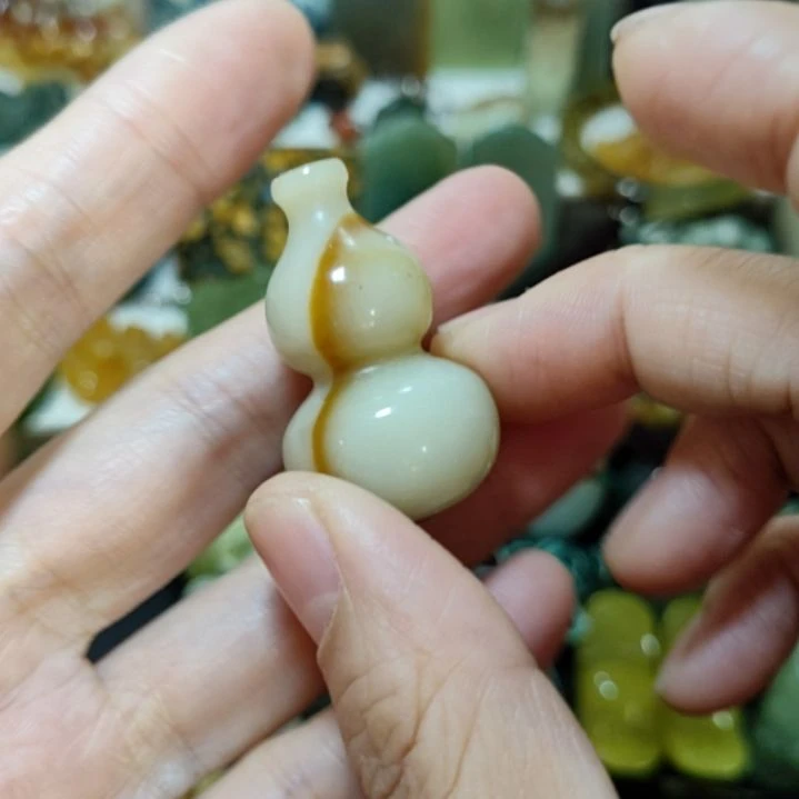 岫玉未镶嵌挂坠款式