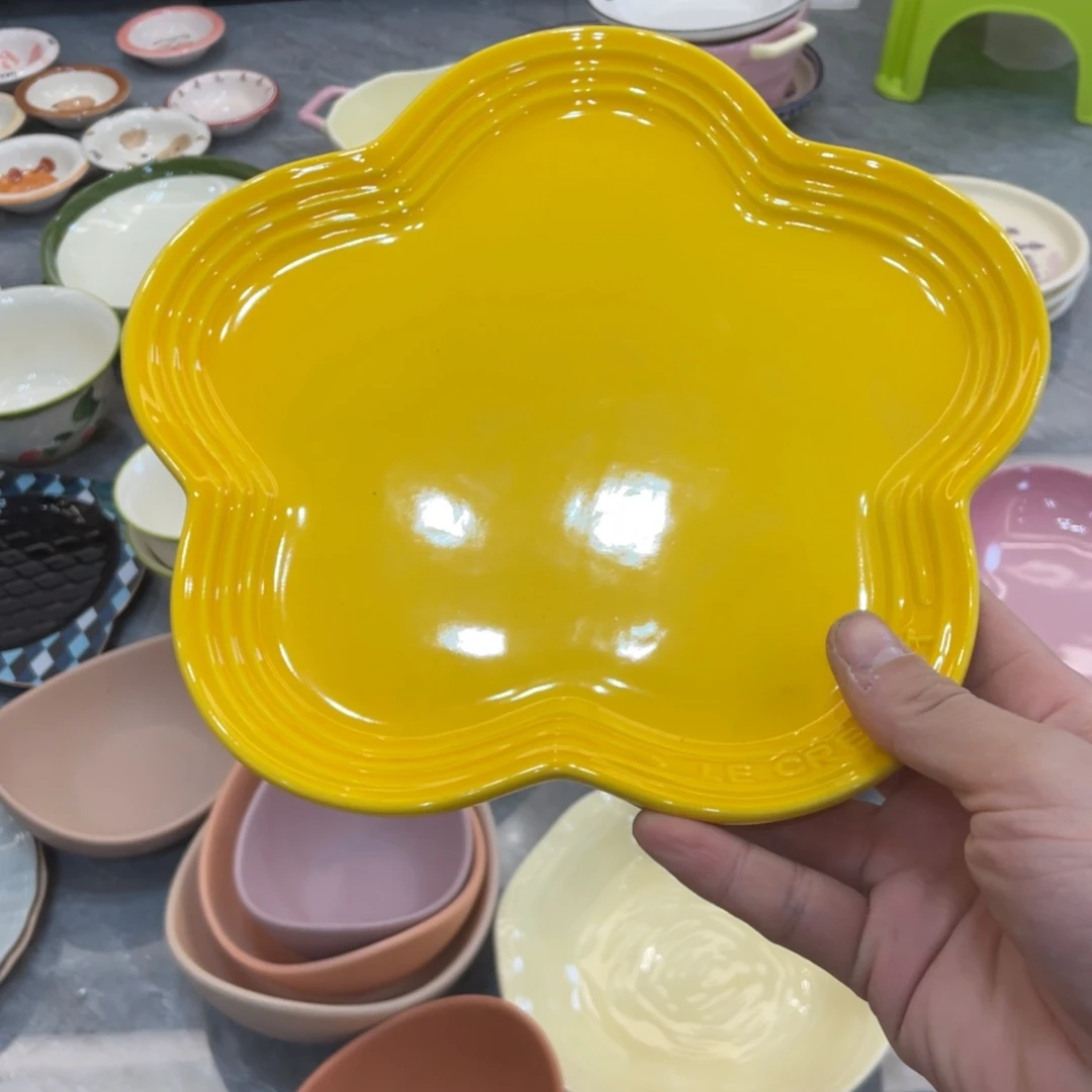 陶瓷微瑕餐具介意勿拍，满18飞！