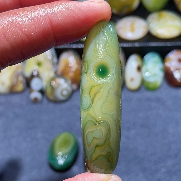 玛瑙/玉髓未镶嵌珠宝奇石