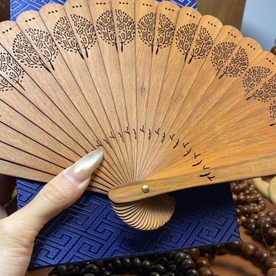 老山檀香苏扇带底座小把