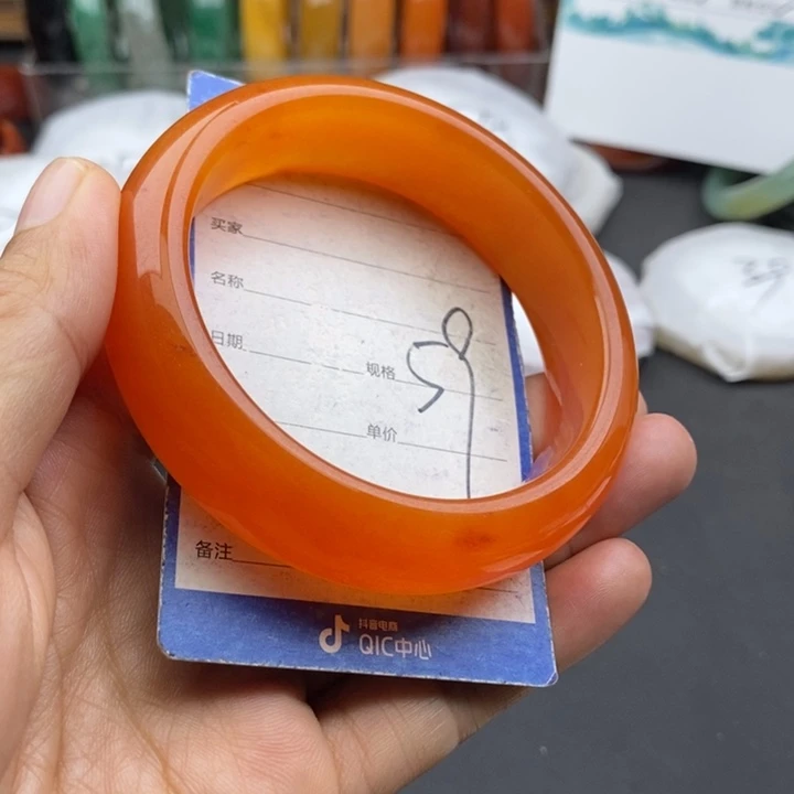 未镶嵌手镯石英质玉