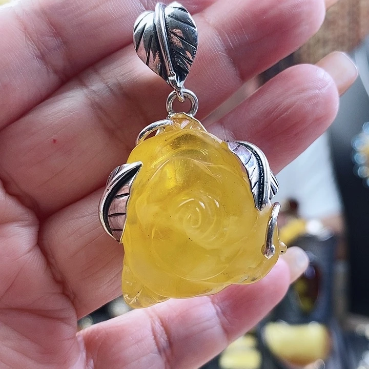 琥珀颈饰银S925镶嵌吊坠