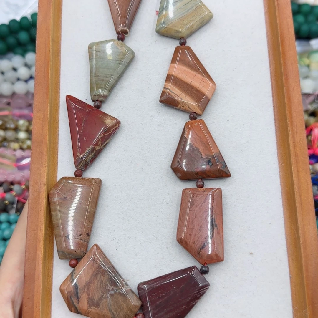 玛瑙/玉髓未镶嵌珠宝半成品红石不规则片一条大号