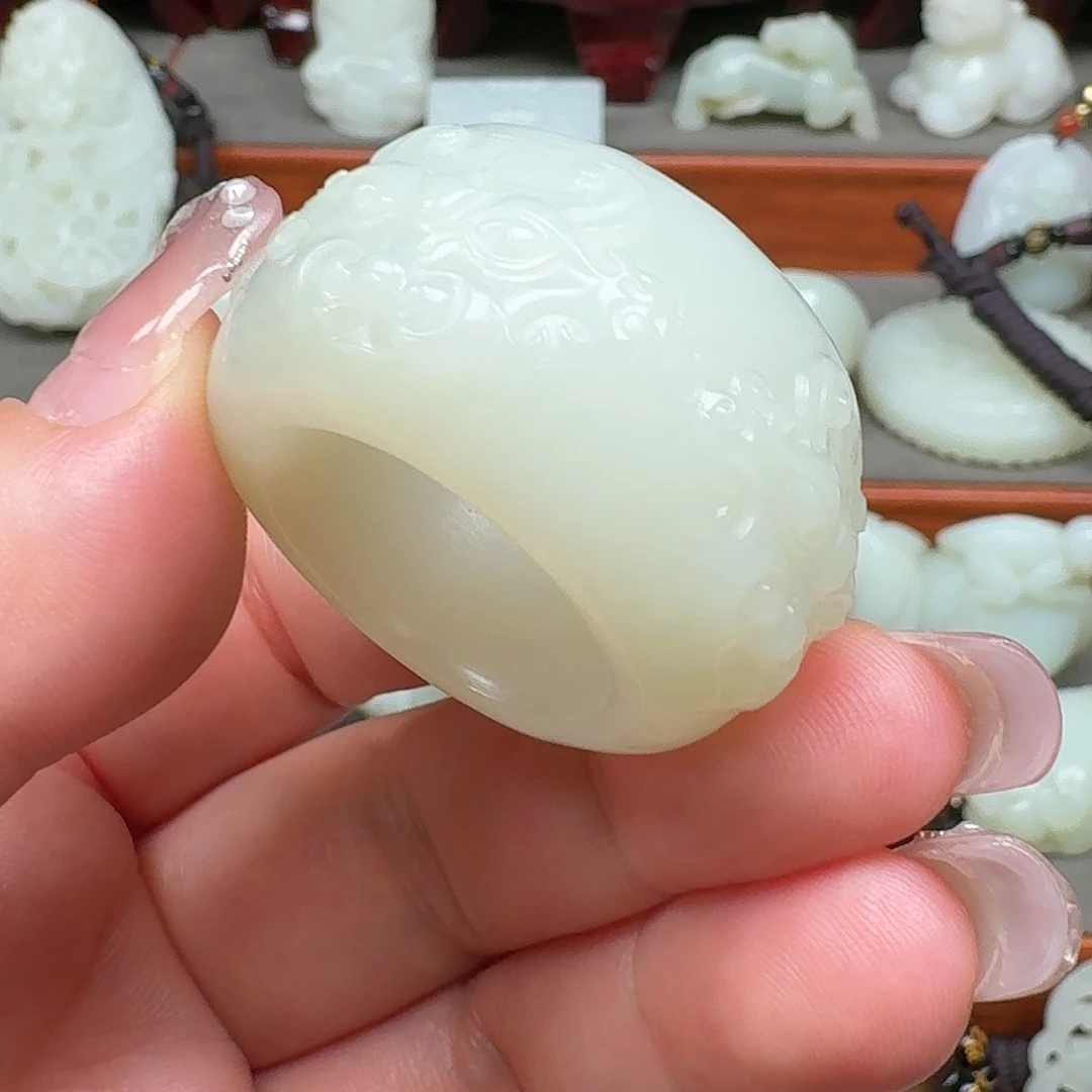 天***龄和田玉未镶嵌把件