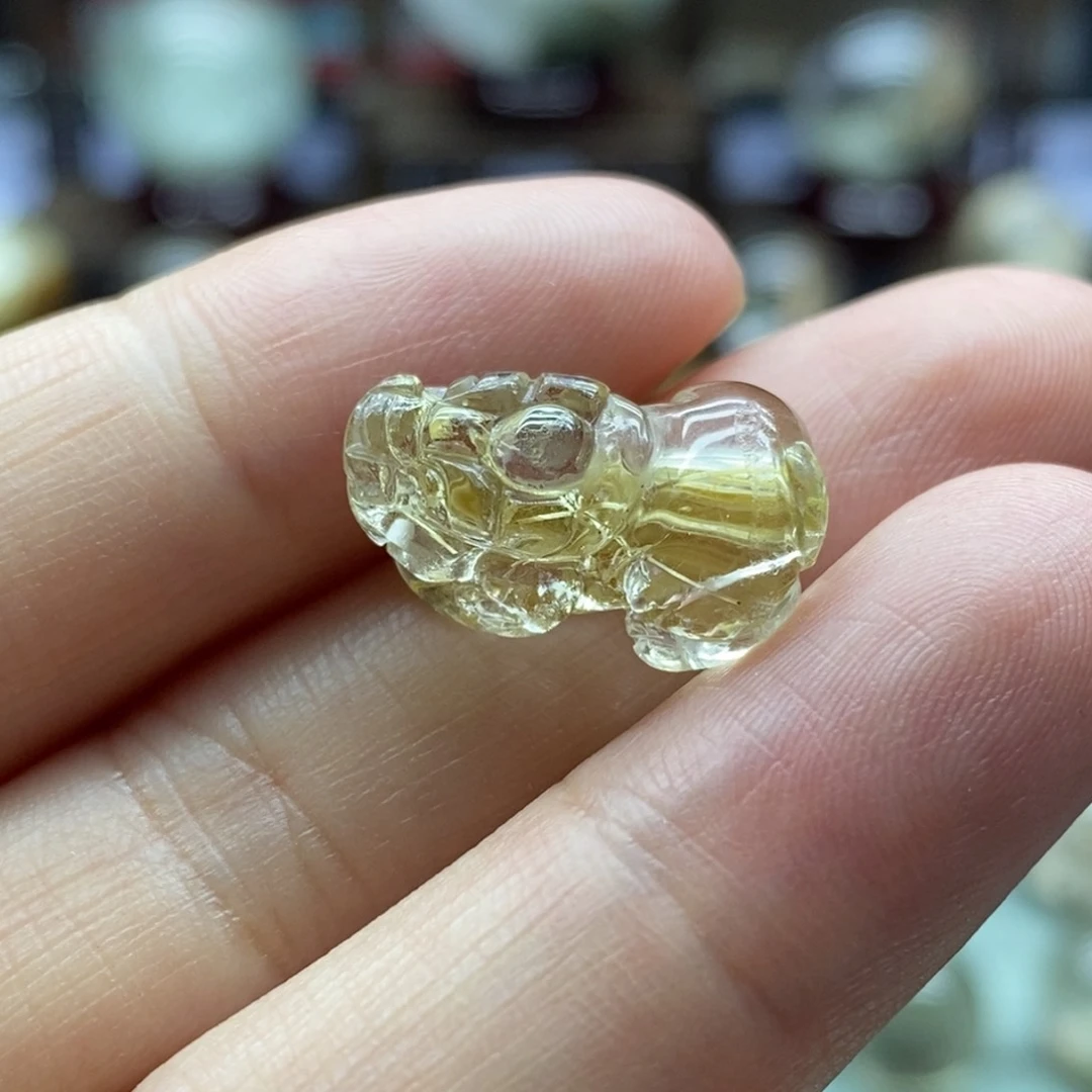 未镶嵌水晶大型摆件（非配饰）