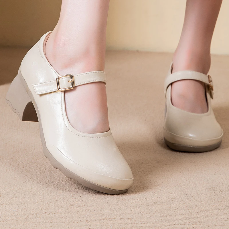 7208秋季新款舒适妈妈鞋平跟圆头防滑中老年软底休闲浅口妈妈鞋