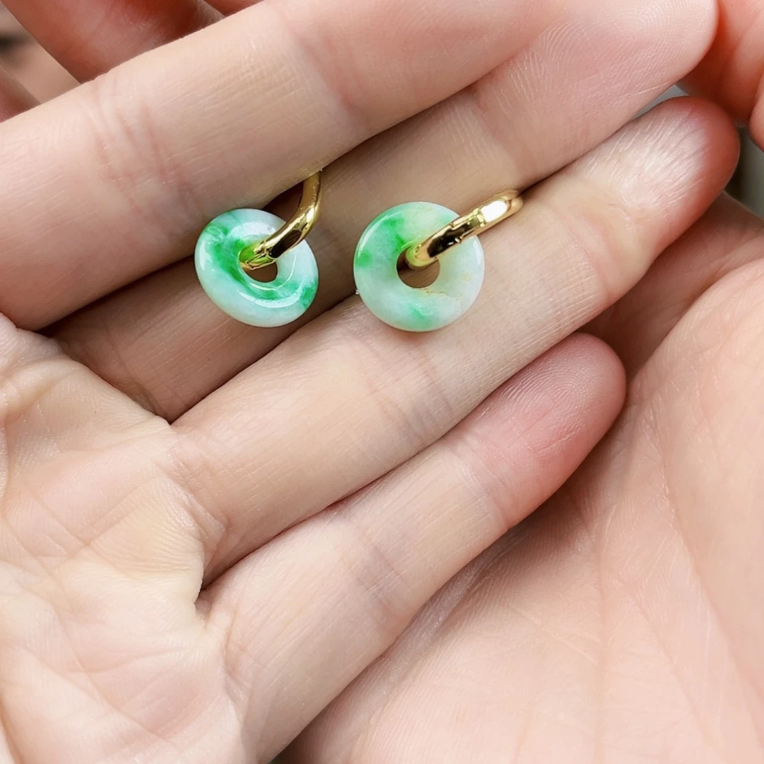 翡翠颈饰未镶嵌耳饰多样性