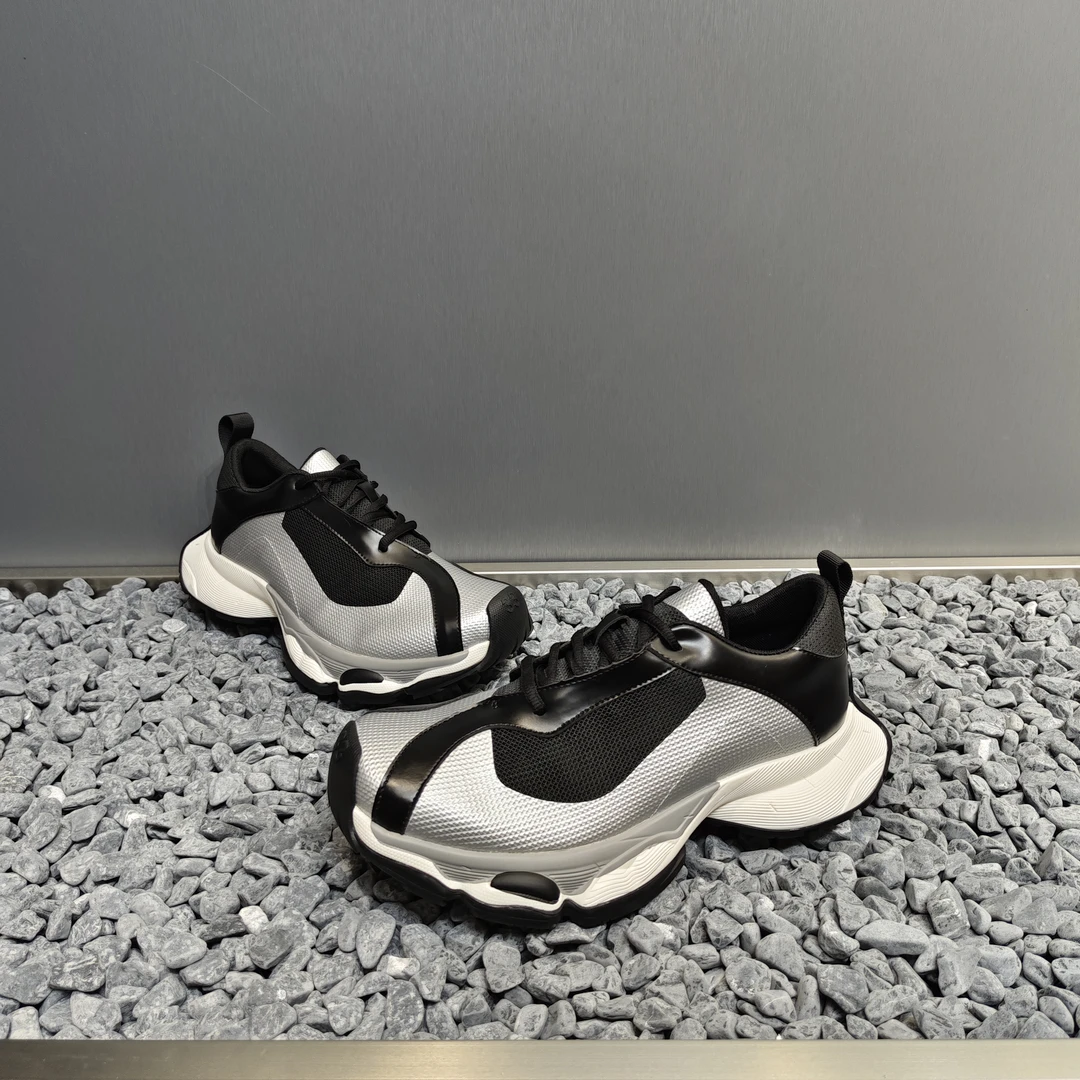 2025夏季男士新品舒适户外休闲鞋透气网面登山运动轻便跑步鞋百搭