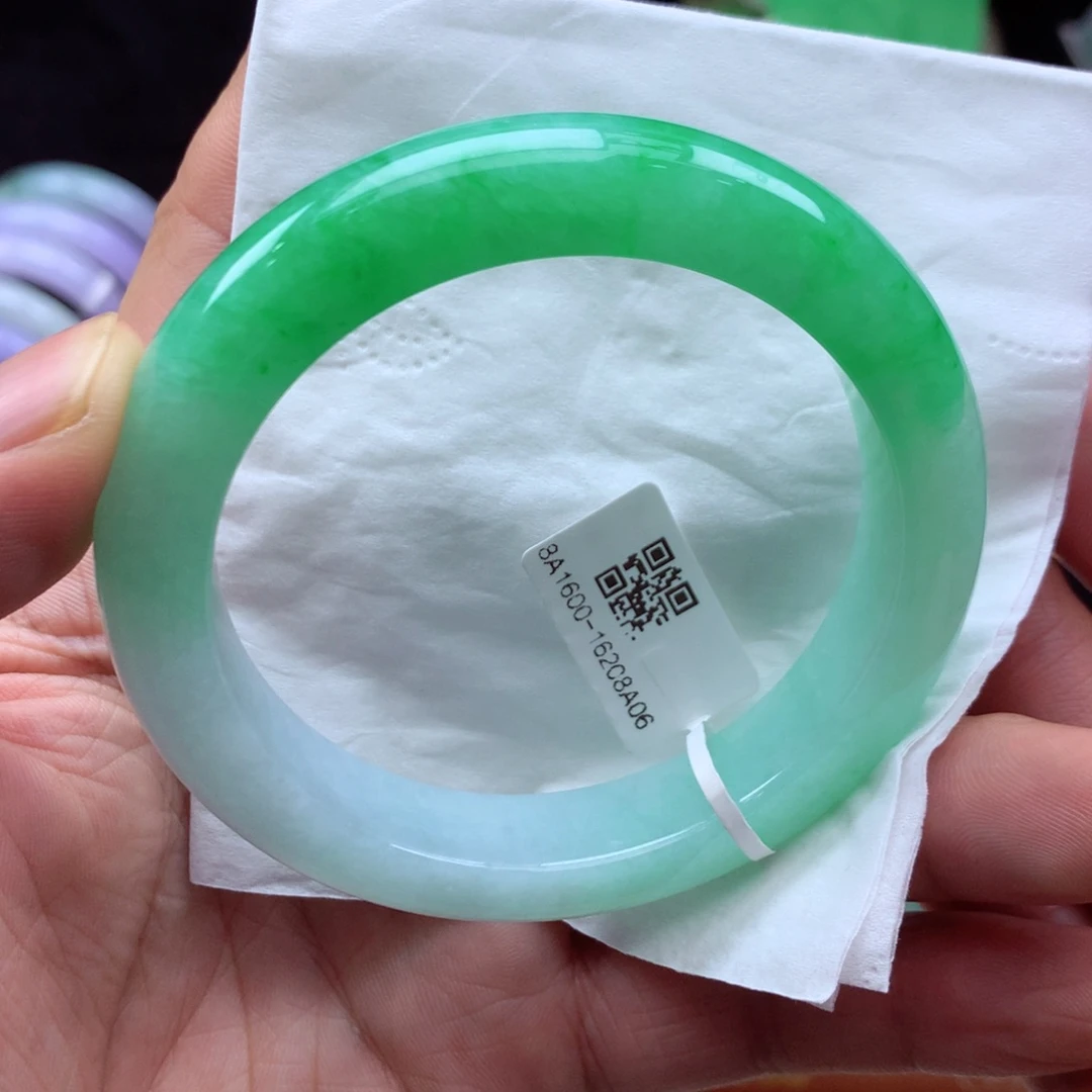 翡翠手镯未镶嵌缅甸翡翠