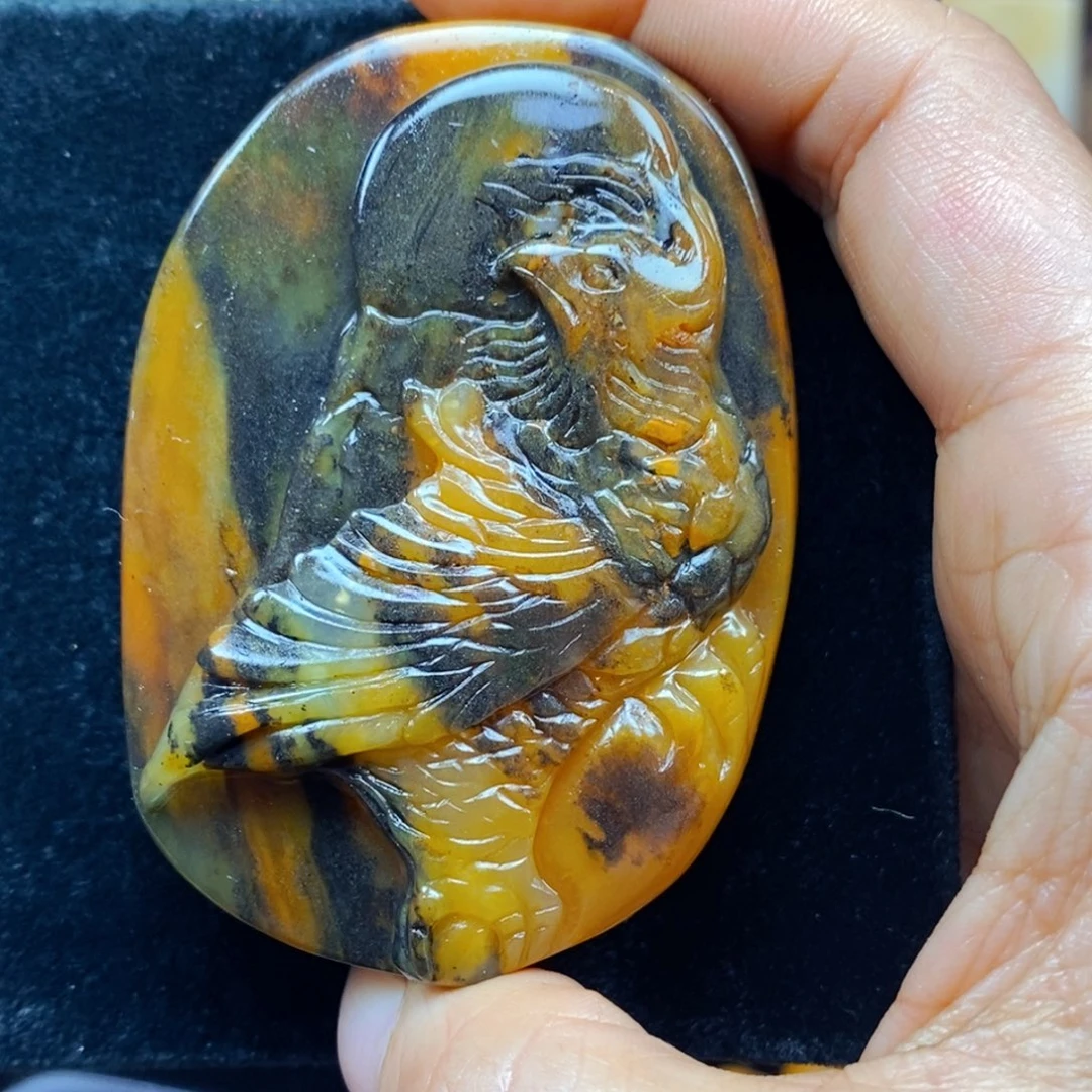 未镶嵌石英质玉（黄龙玉）颈饰