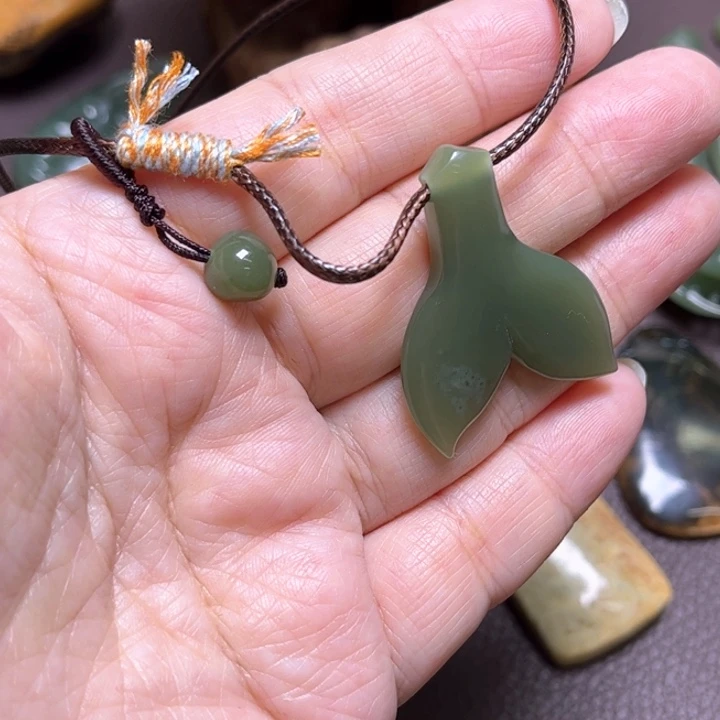岫岩河磨玉（透闪石质玉）手绳未镶嵌冰**莉