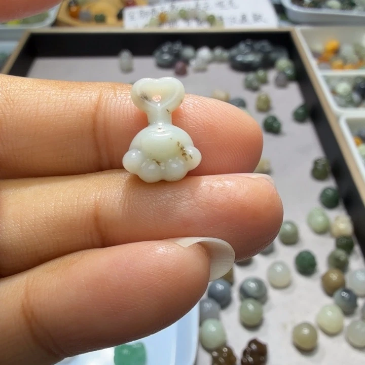 未镶嵌和田玉珠宝半成品