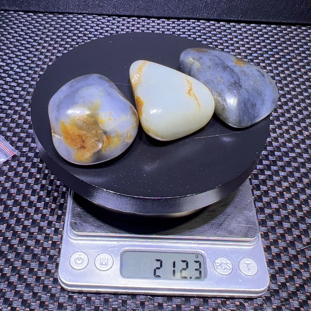 吊坠(不含链)未镶嵌和田玉（子料）212