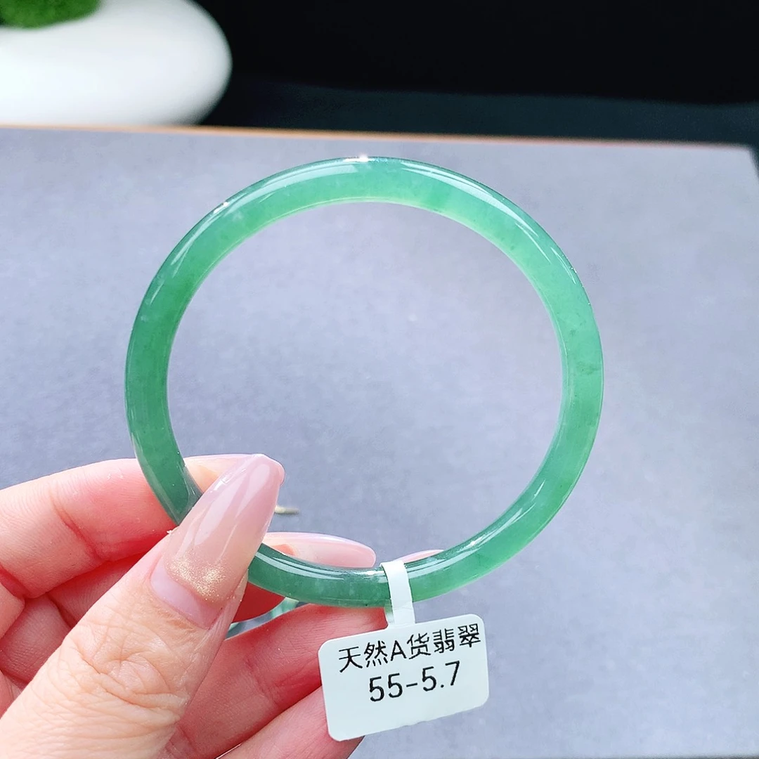 未镶嵌手镯（圆镯）翡翠