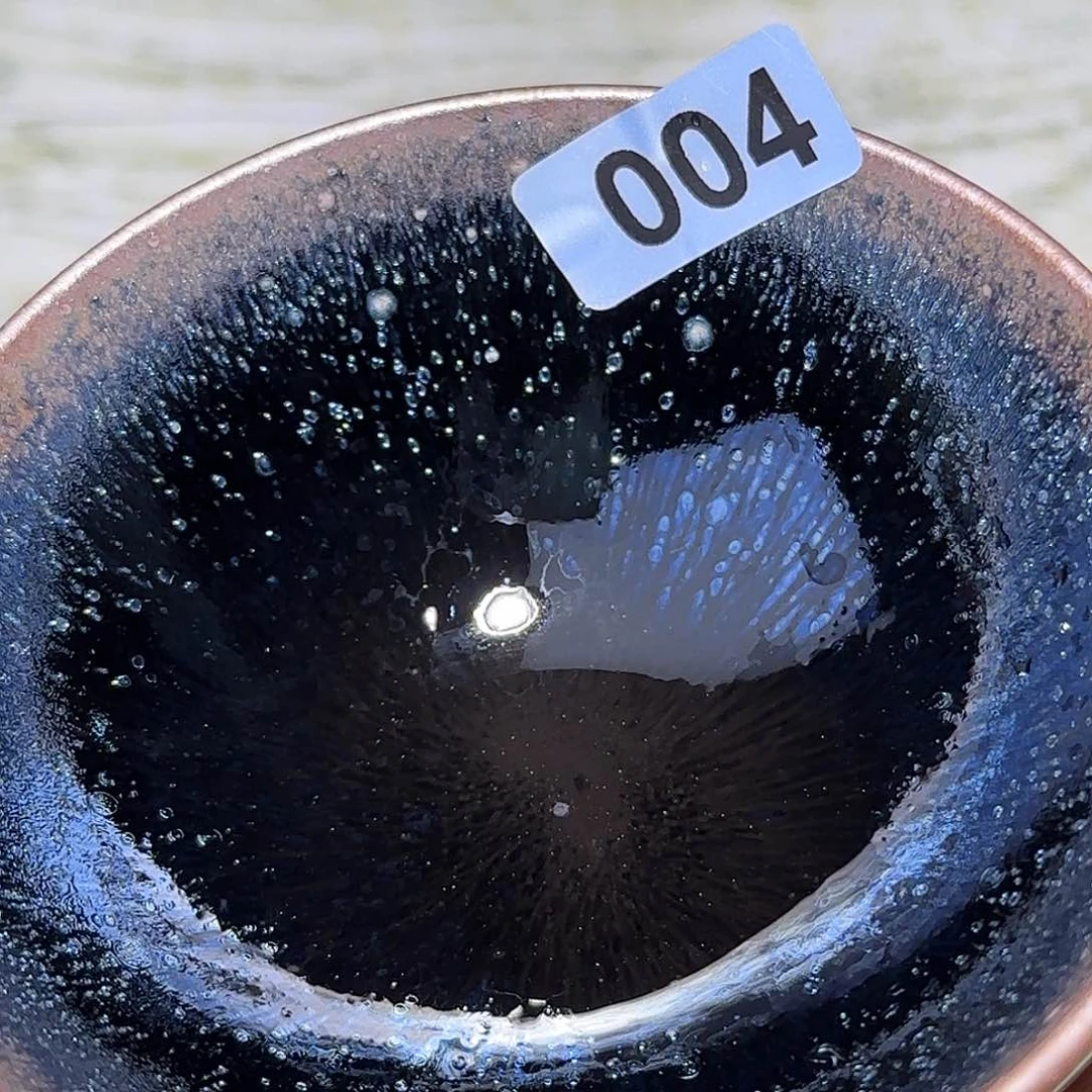 茶盏一直是在努力工作挣钱