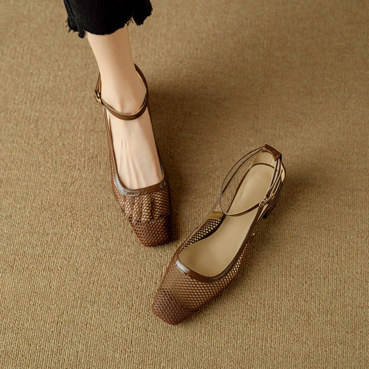 牛皮+网纱4cm夏季凉鞋中粗跟方头软底透气百搭一字带镂空包头凉鞋